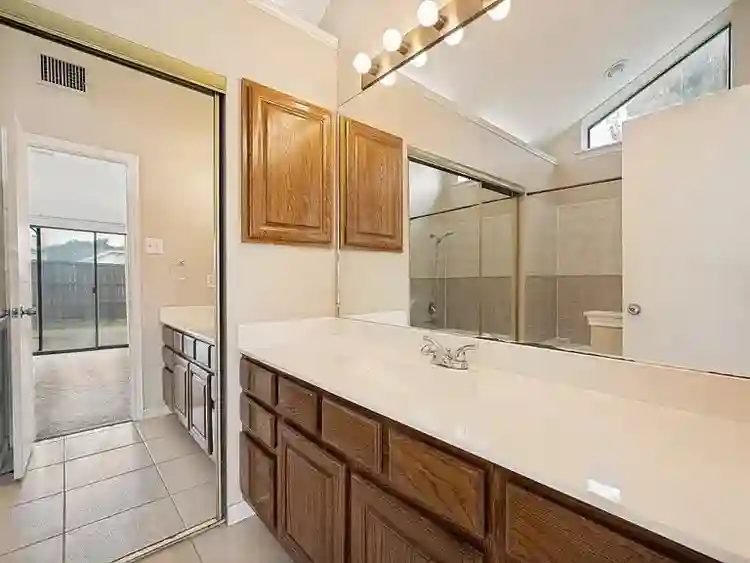 3bed/2.5bath; 2 Story; 1304 sq ft