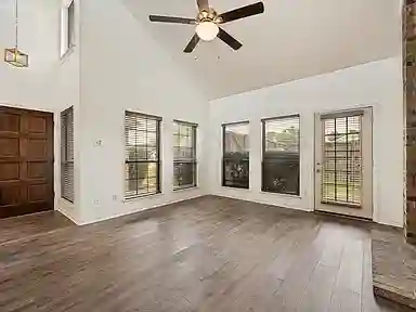 3bed/2.5bath; 2 Story; 1304 sq ft