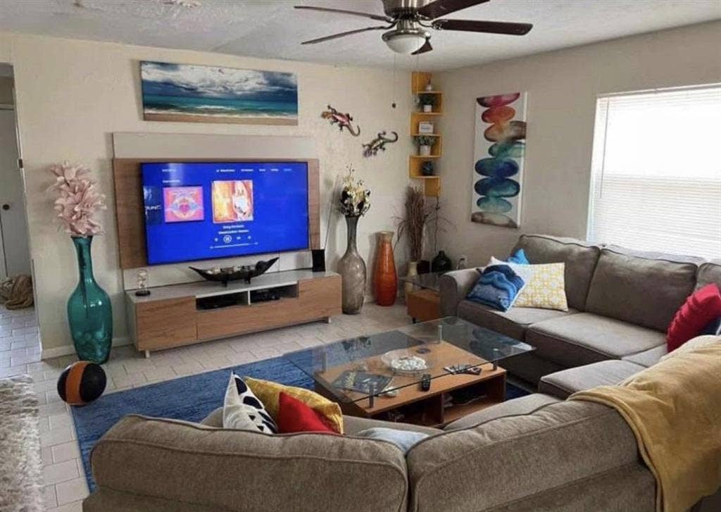 Looking for solo roomie!!