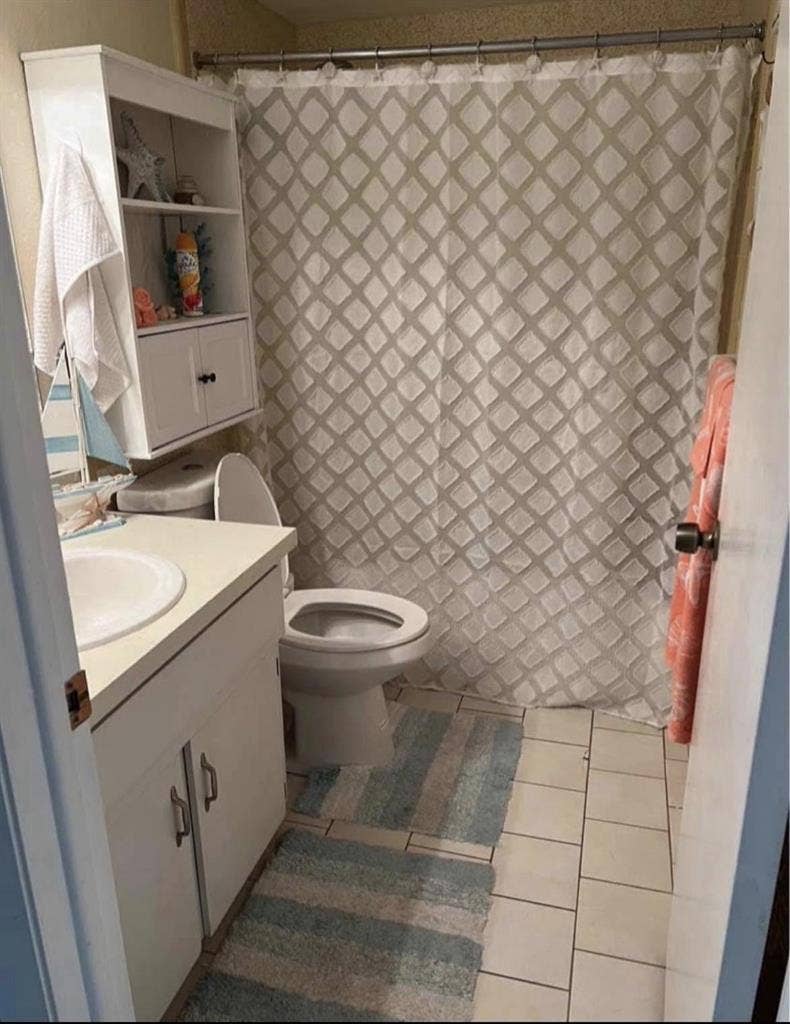 Looking for solo roomie!!