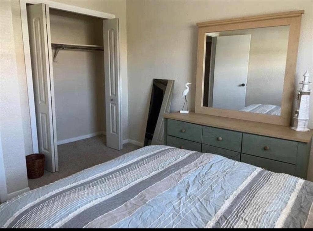 Looking for solo roomie!!