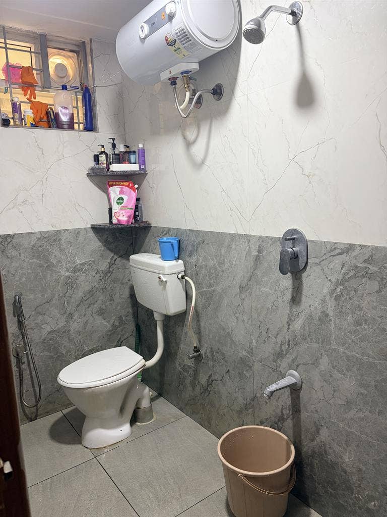 Looking for roommate