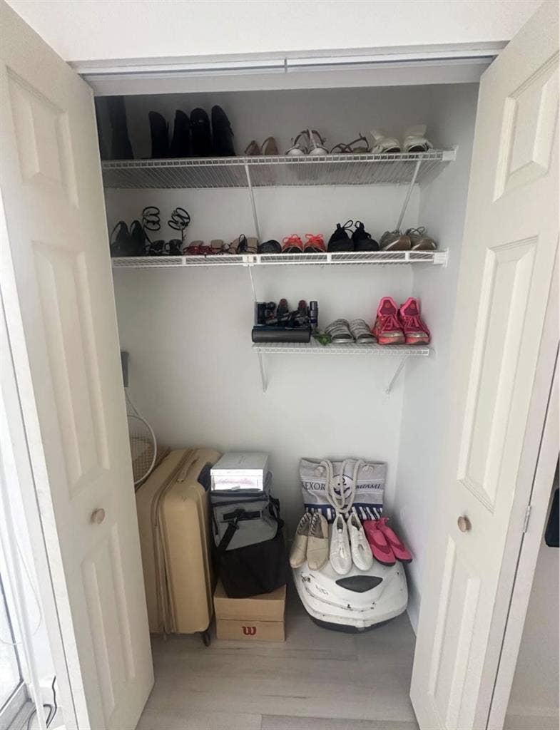 Rent room with private bathroom