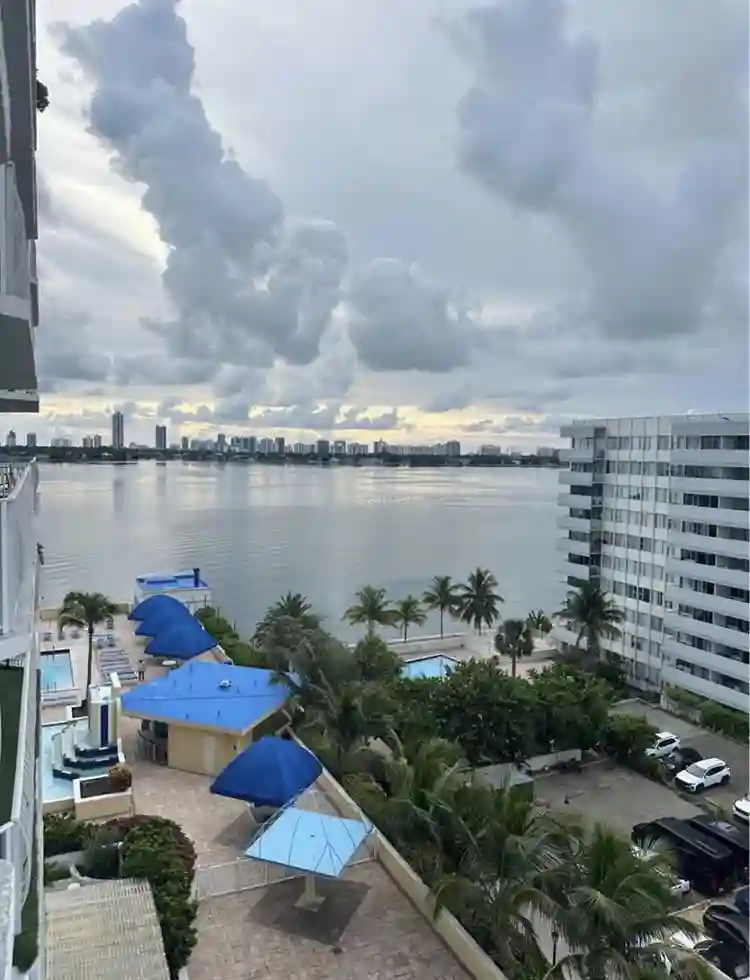 Rent room with private bathroom