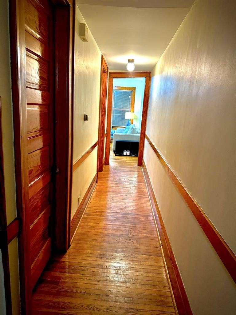 Fully furnished room for 600