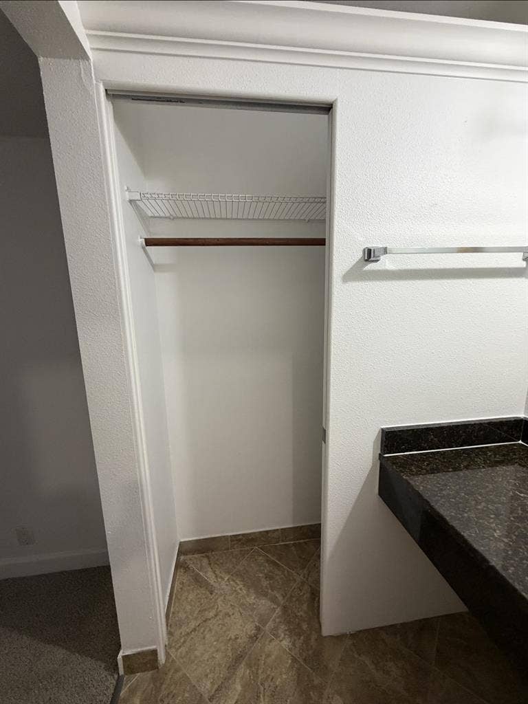 1 room for rent