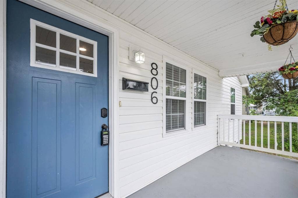 Coastal Lux 2 Bedroom Housee