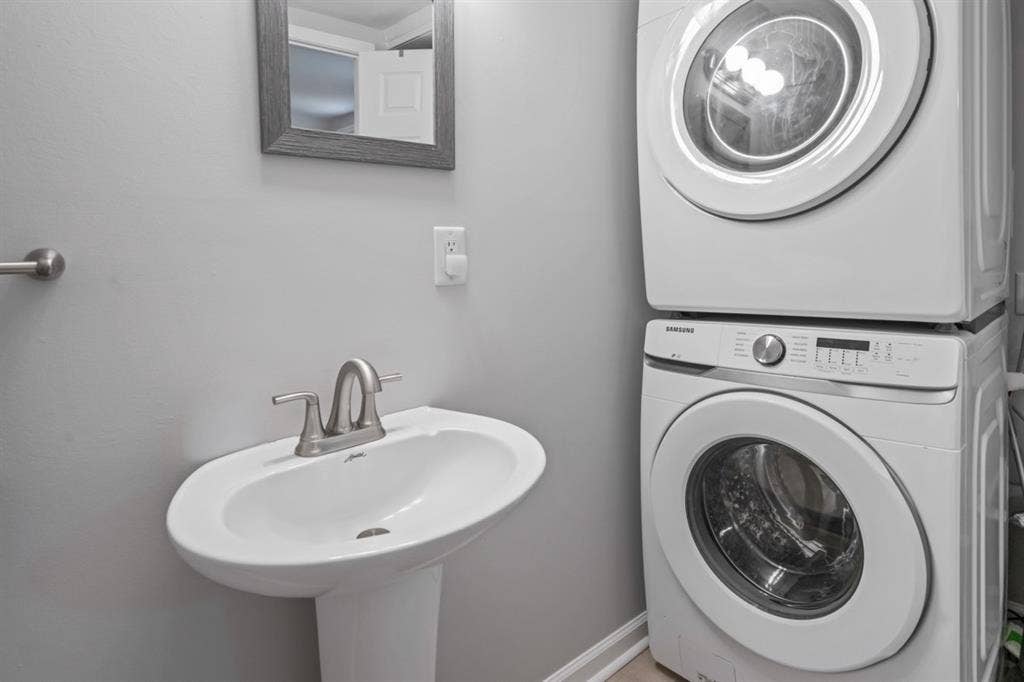 Coastal Lux 2 Bedroom Housee