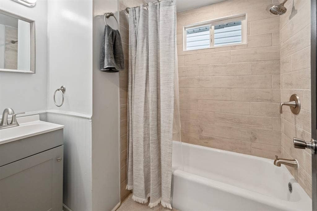 Coastal Lux 2 Bedroom Housee