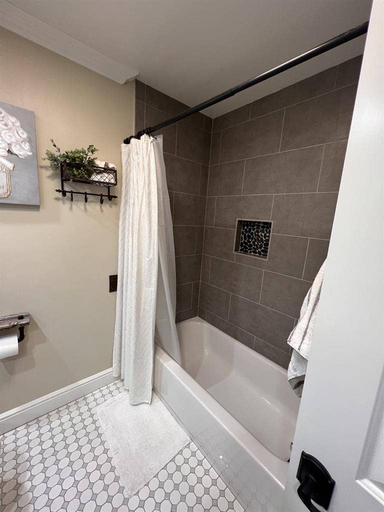 Cute room for rent in La Verne