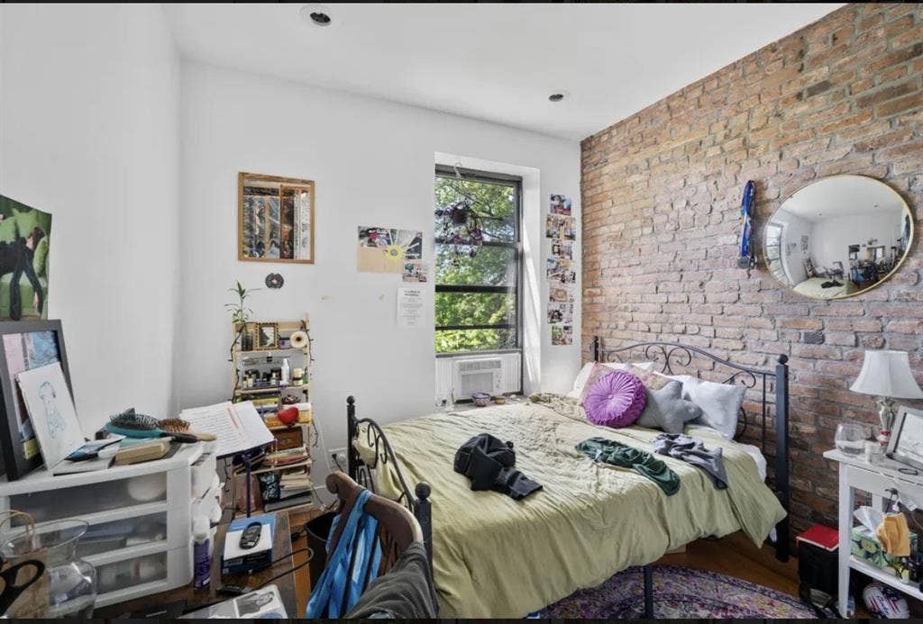 3bd/2bth Bedstuy $1367, 1 yr lease.