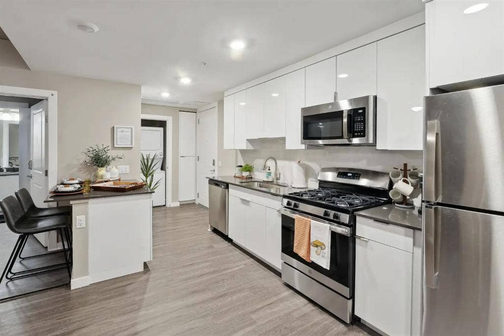 Looking for Lease takeover