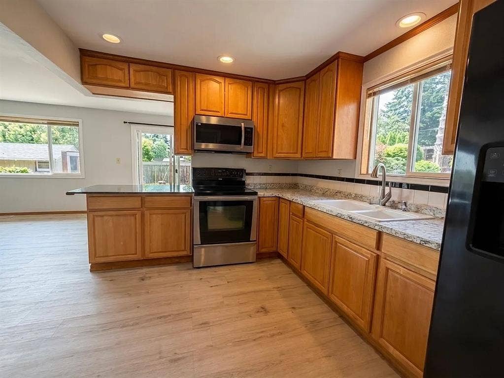 New Listing *Utilities Included*
