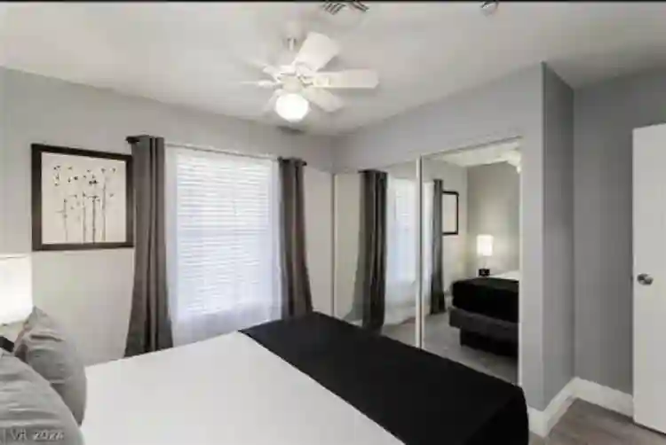 Room 4 rent with Pool and Spa.