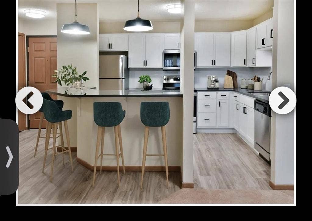 Looking for Roommate (26/F)