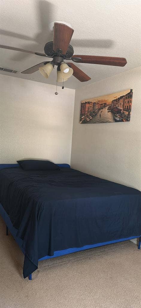 Room For Rent!