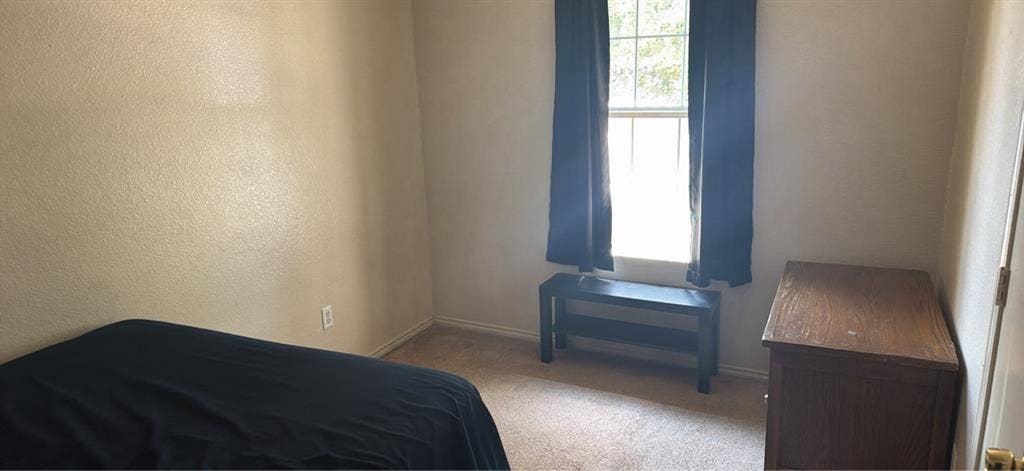 Room For Rent!