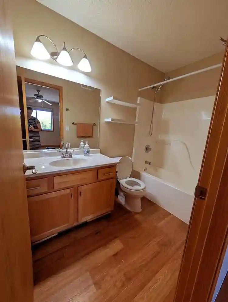 Spacious Master Suite in NW Roch