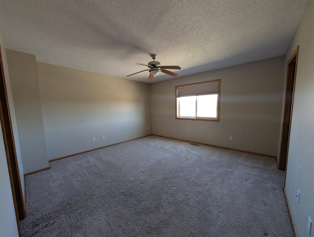 Spacious Master Suite in NW Roch