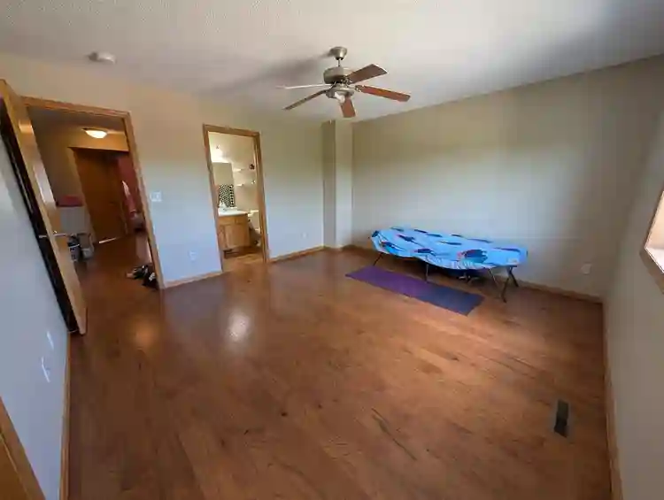 Spacious Master Suite in NW Roch