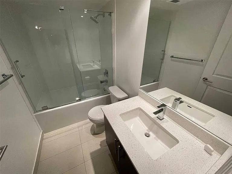 🏙️ Private Room + Ensuite