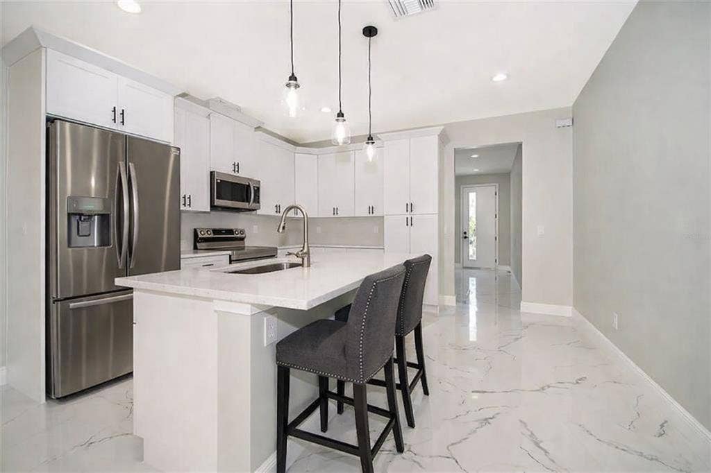 Private Bedroom Available – Female