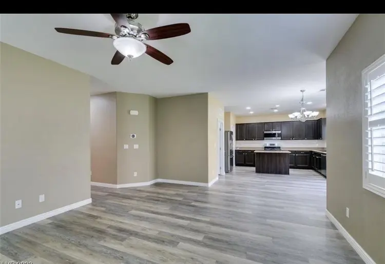 4 bedroom house in Skye Canyon
