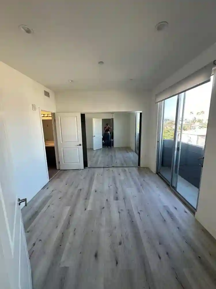 MID CITY AUGUST MOVE IN
