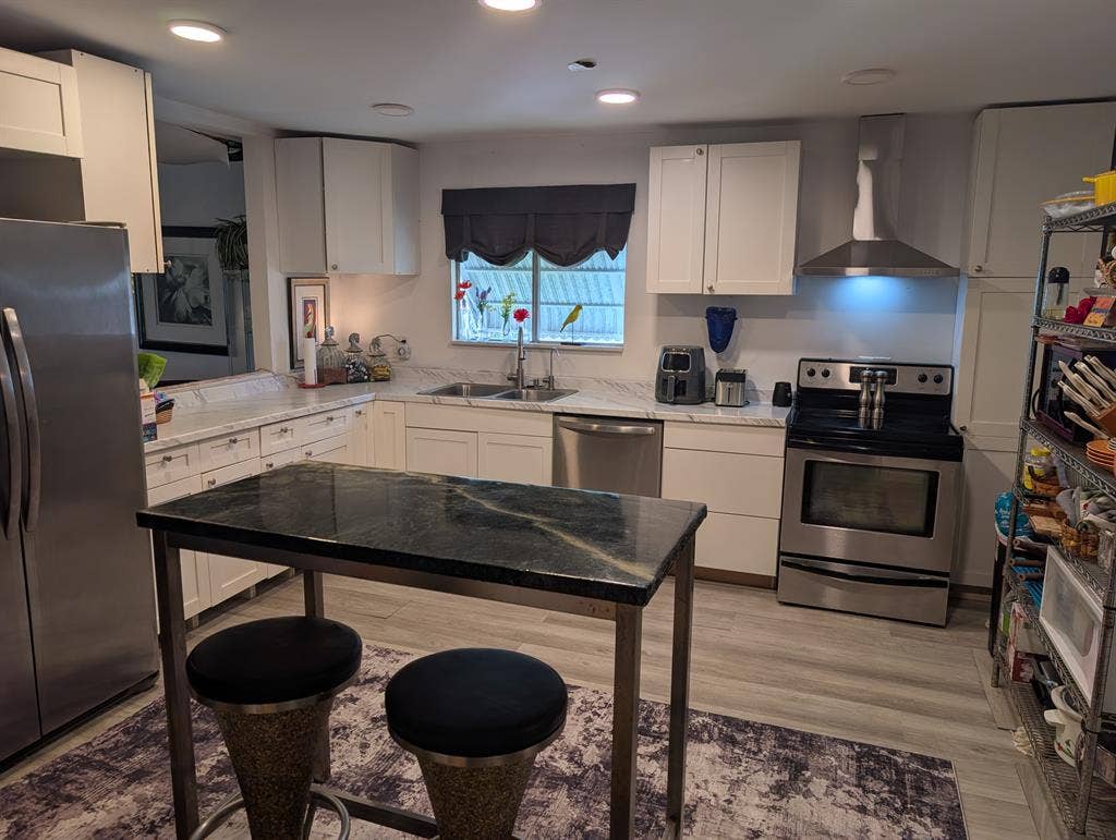 Private Bed,Bath Den 45+comm LGBTQ+
