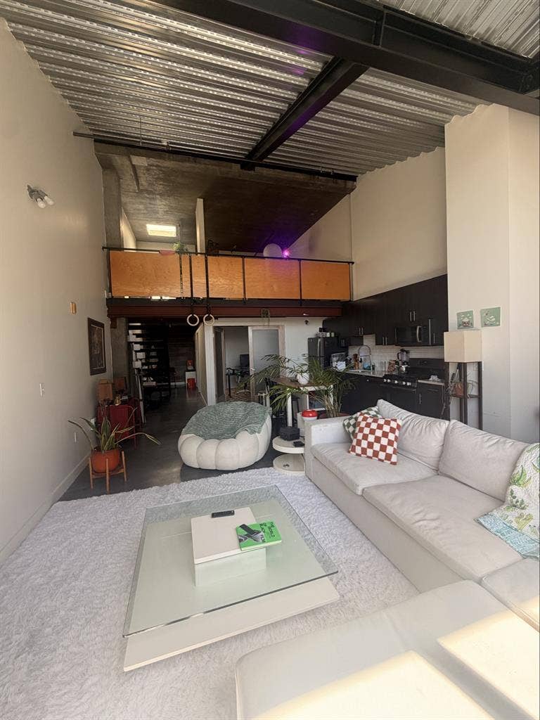 1050sft 2 bath loft short term rent