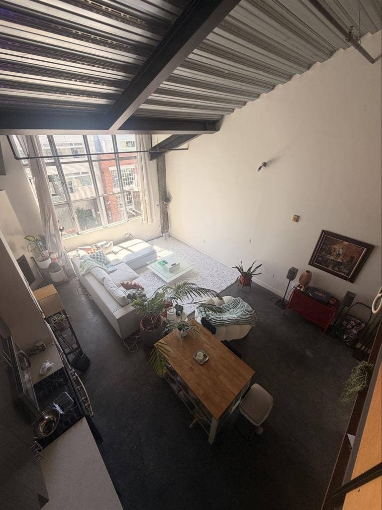 1050sft 2 bath loft short term rent