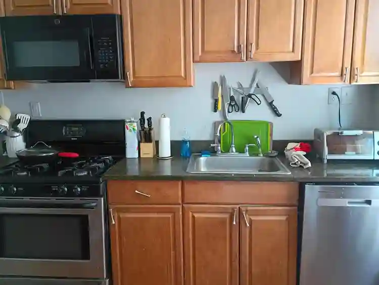 Looking for a roommate in JP