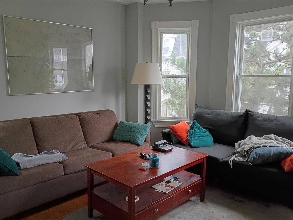 Looking for a roommate in JP