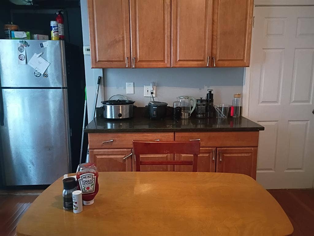 Looking for a roommate in JP