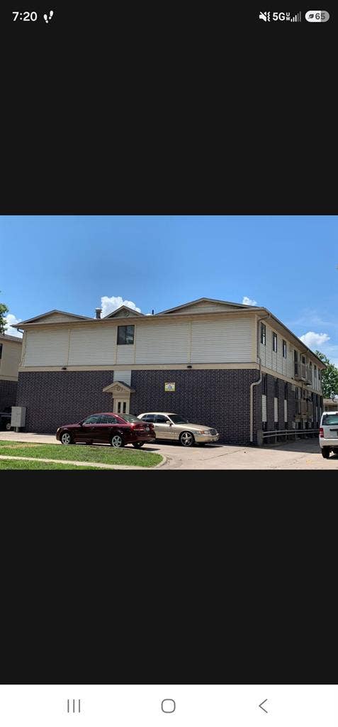 521 S Johnson Apartment for Fall