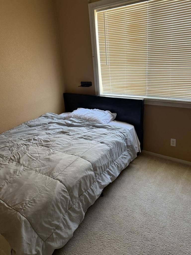 Room available for rent