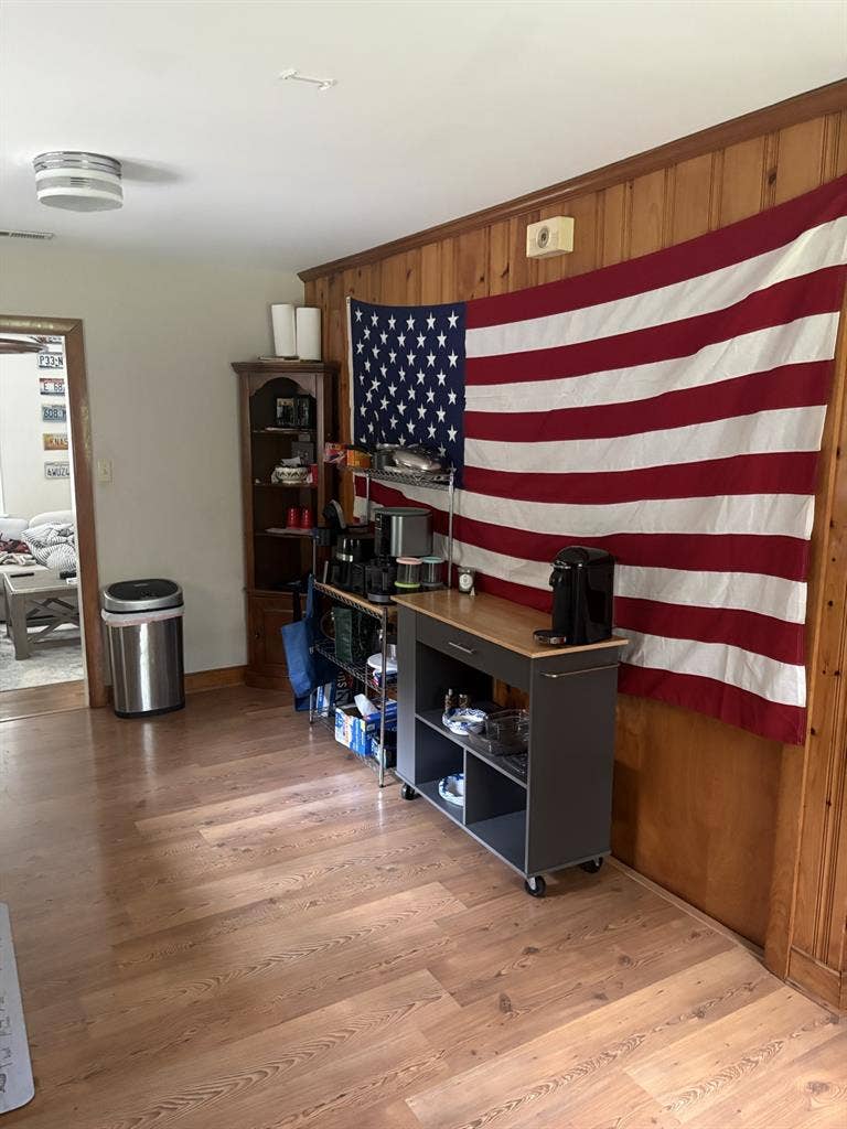 Furnished Room in Suburb