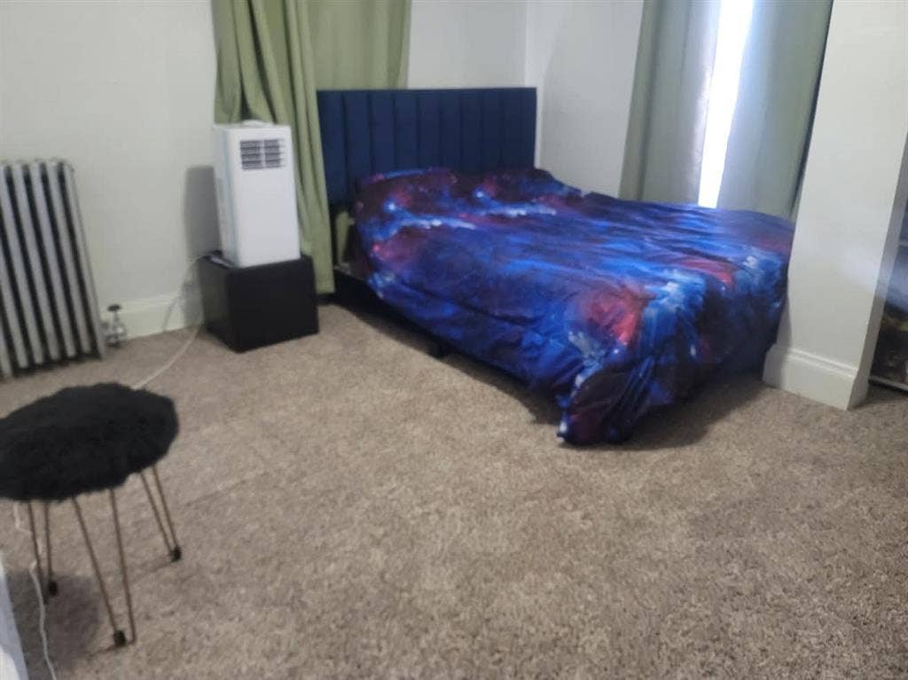 Looking for Roommate in Penbrook!