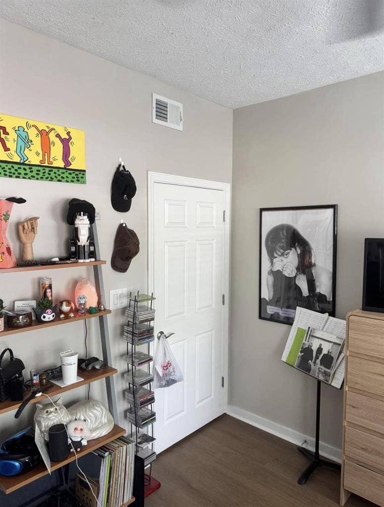 Room for Rent Starting September!