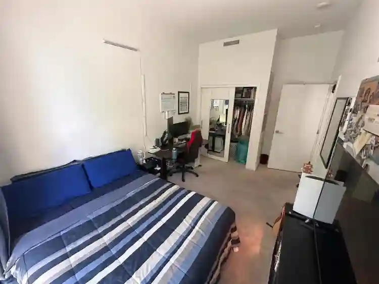 Nr SF Caltrain Large Pvt Bedroom