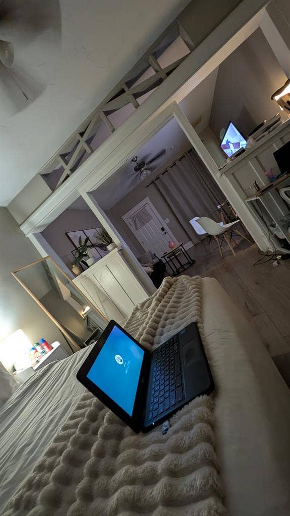 Seeking Air BnB Roommate.