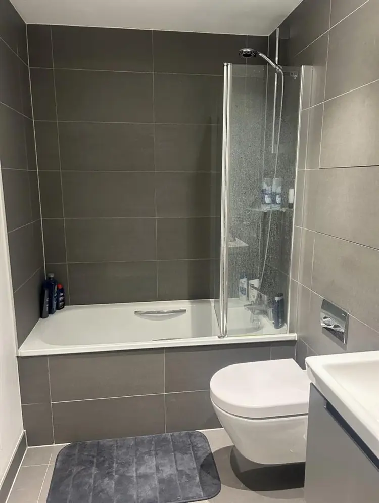 Central Croydon Flat Sublet
