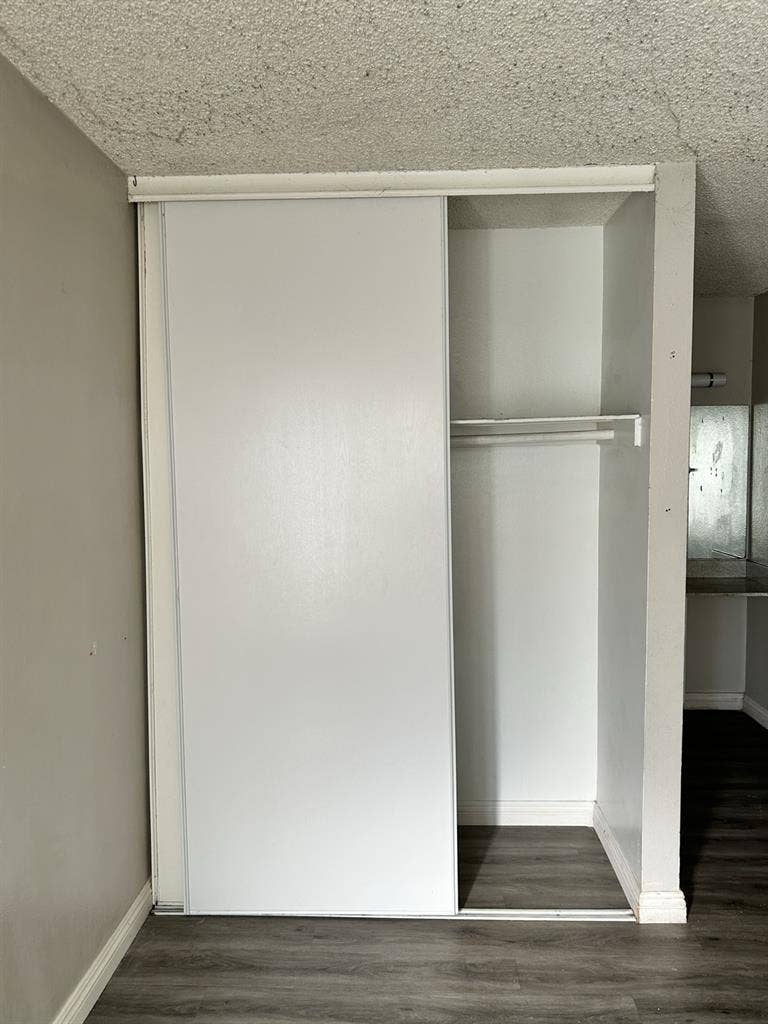 Room for Rent in Apt