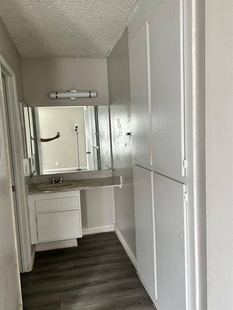 Room for Rent in Apt