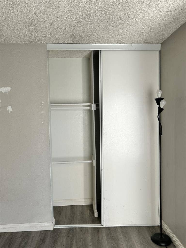 Room for Rent in Apt