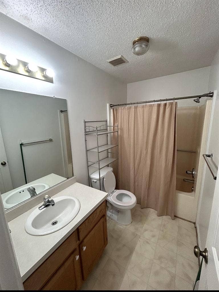 Private Bed/Bath on Beach 9/1/26