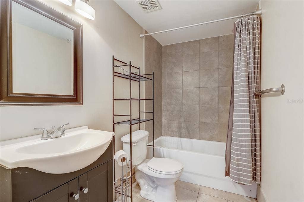 ROOM AVAILABLE 