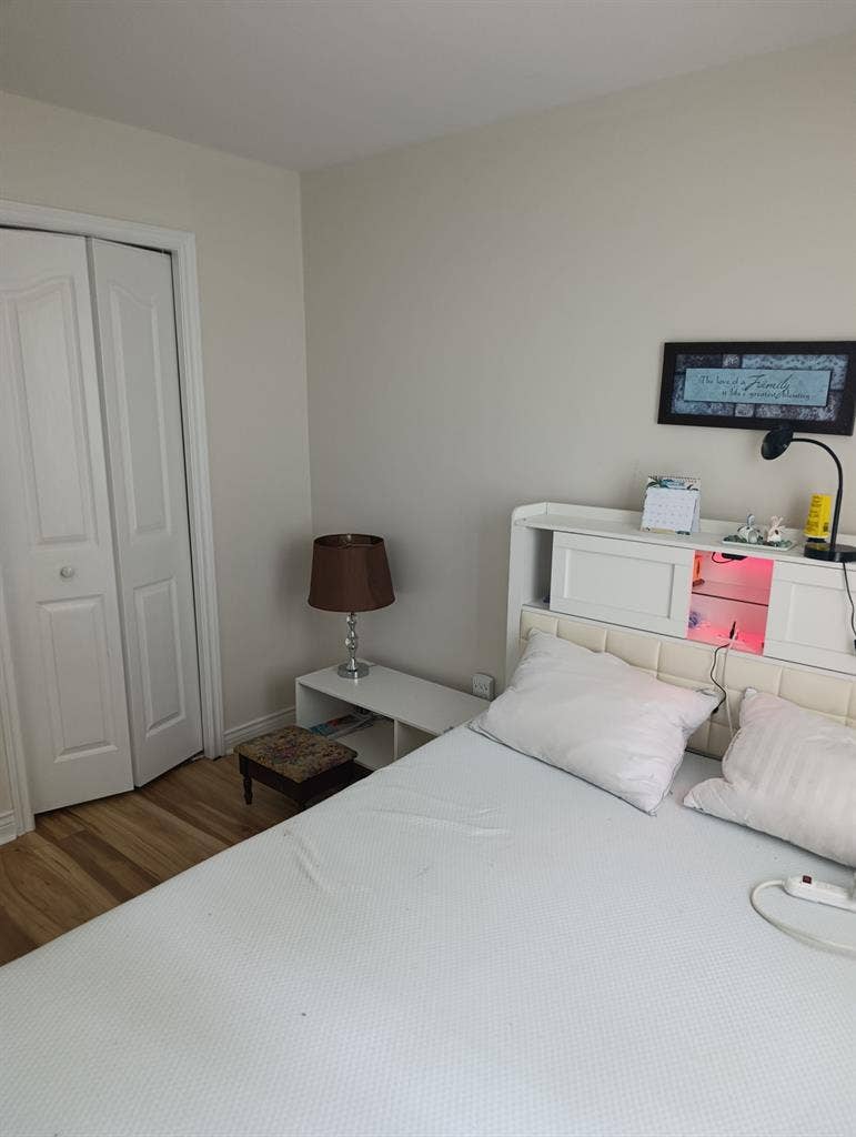 Looking to share one spare room