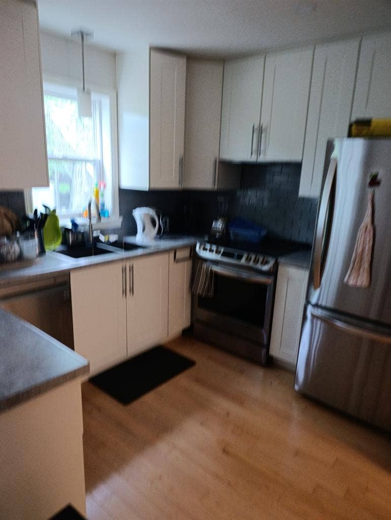 Looking to share one spare room