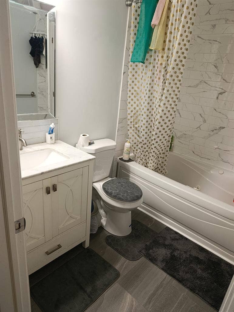 Looking to share one spare room